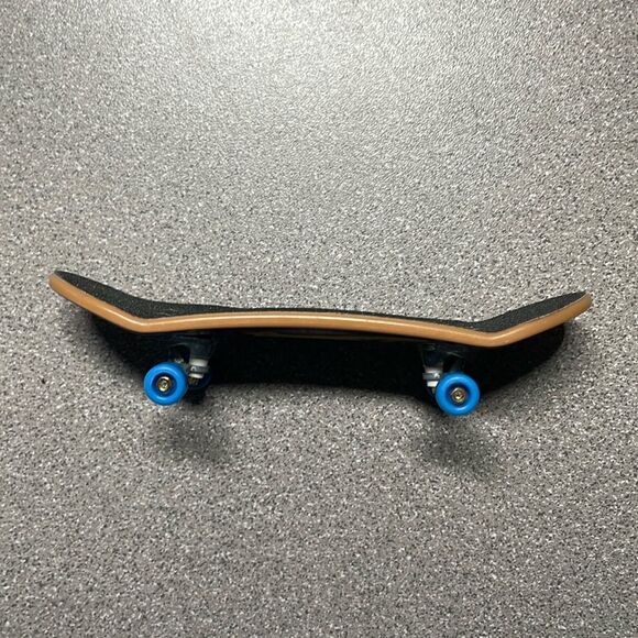 Tech Deck Mini Skateboards featuring Paul Rodriguez and Nick Tucker - Picture 9 of 9